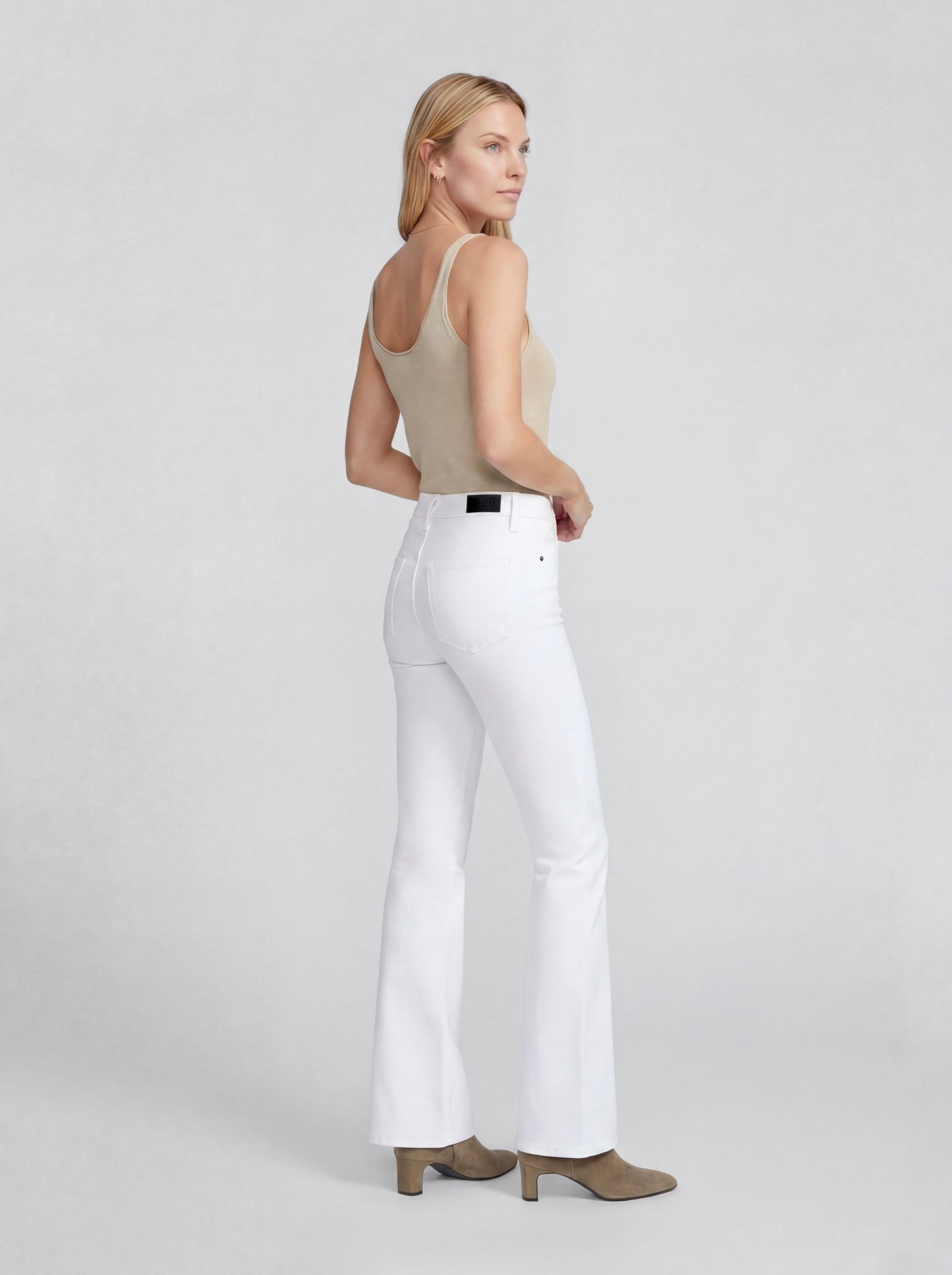 Bombshell Bell in Eternal White