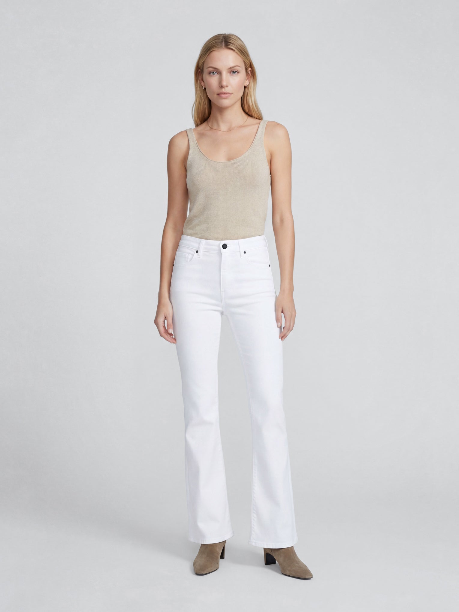 Bombshell Bell in Eternal White
