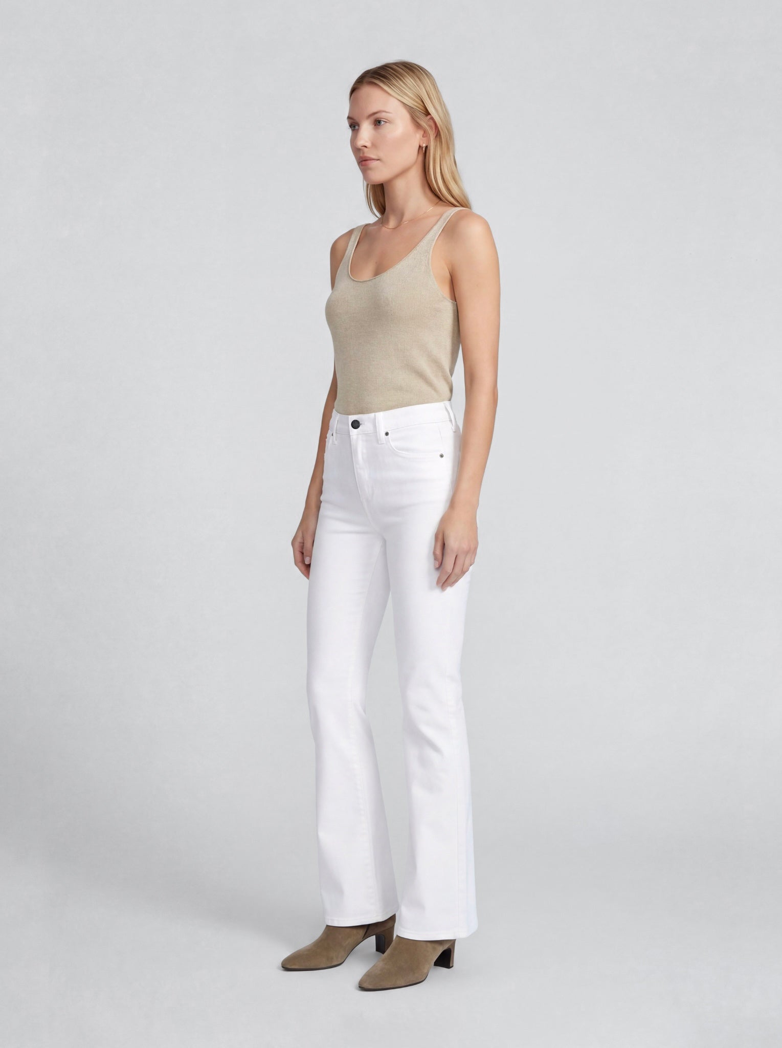 Bombshell Bell in Eternal White