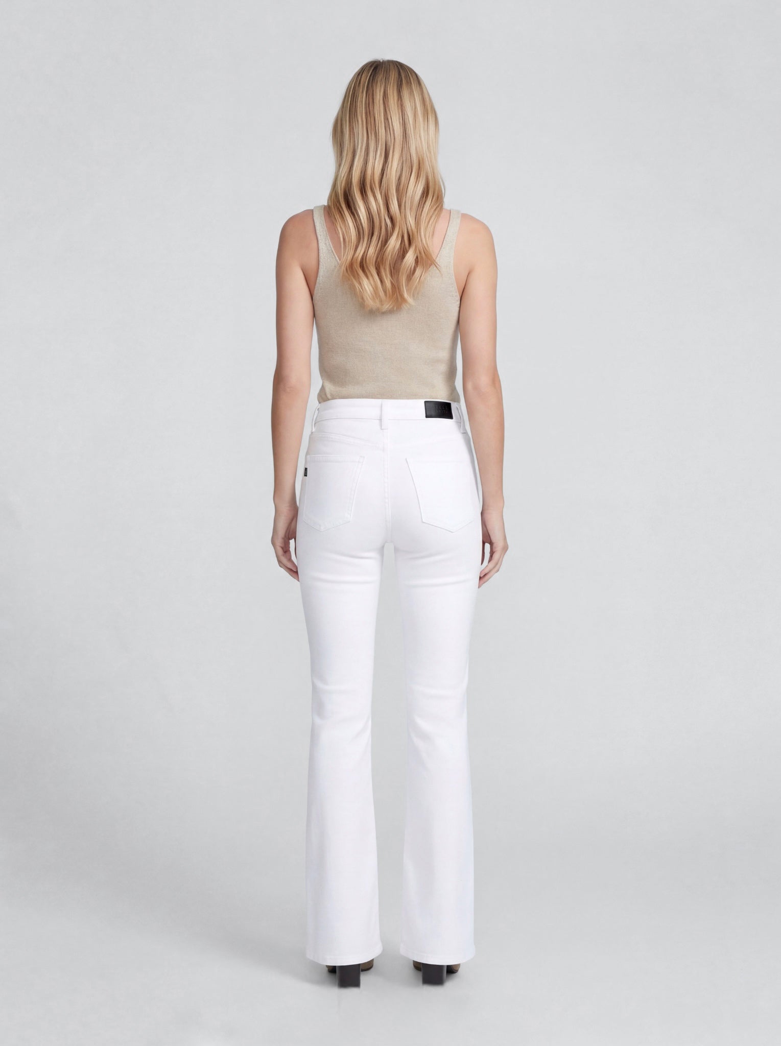 Bombshell Bell in Eternal White